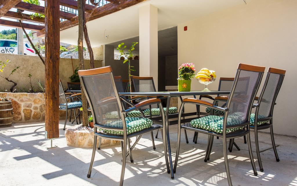 Apartman Bonaca Vrbnik Exteriér fotografie