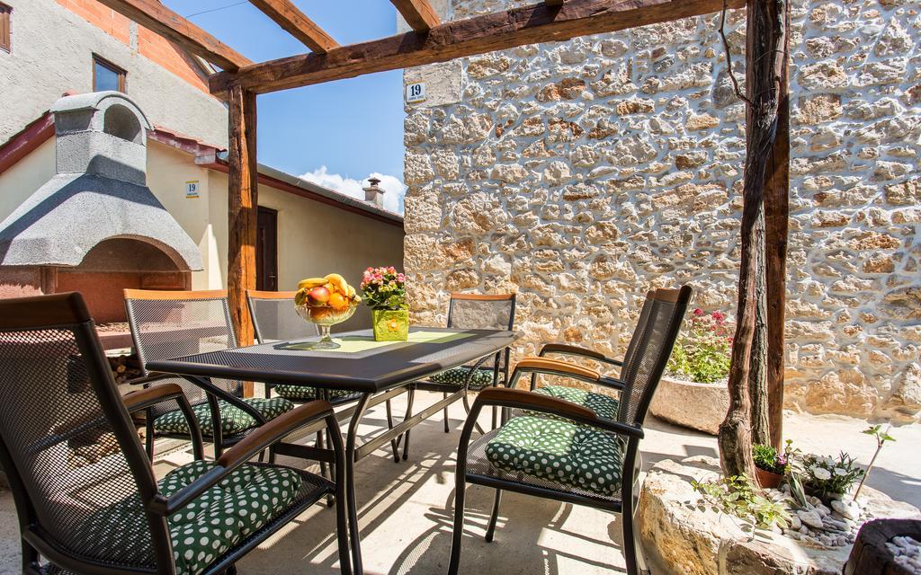 Apartman Bonaca Vrbnik Exteriér fotografie