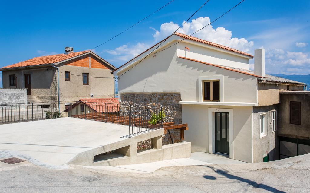 Apartman Bonaca Vrbnik Exteriér fotografie