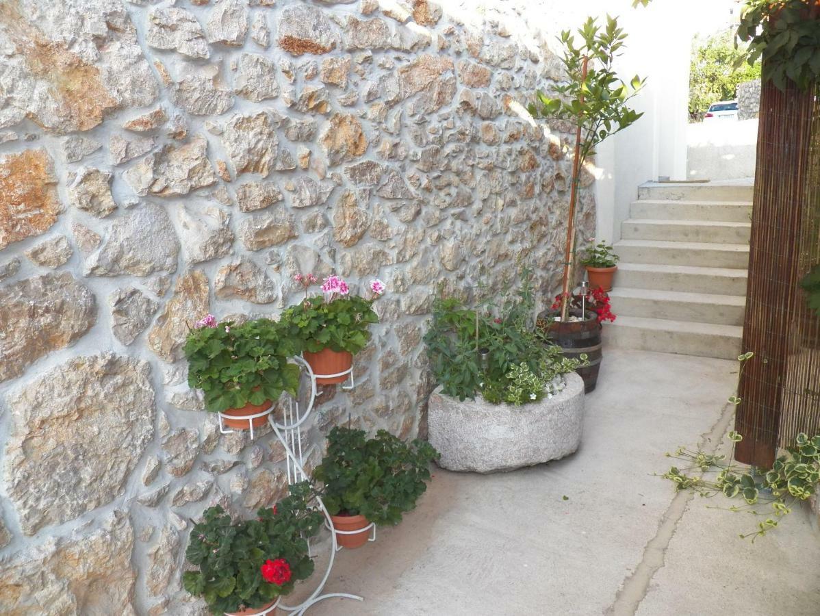 Apartman Bonaca Vrbnik Exteriér fotografie